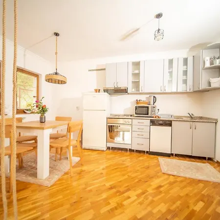 The View アパート